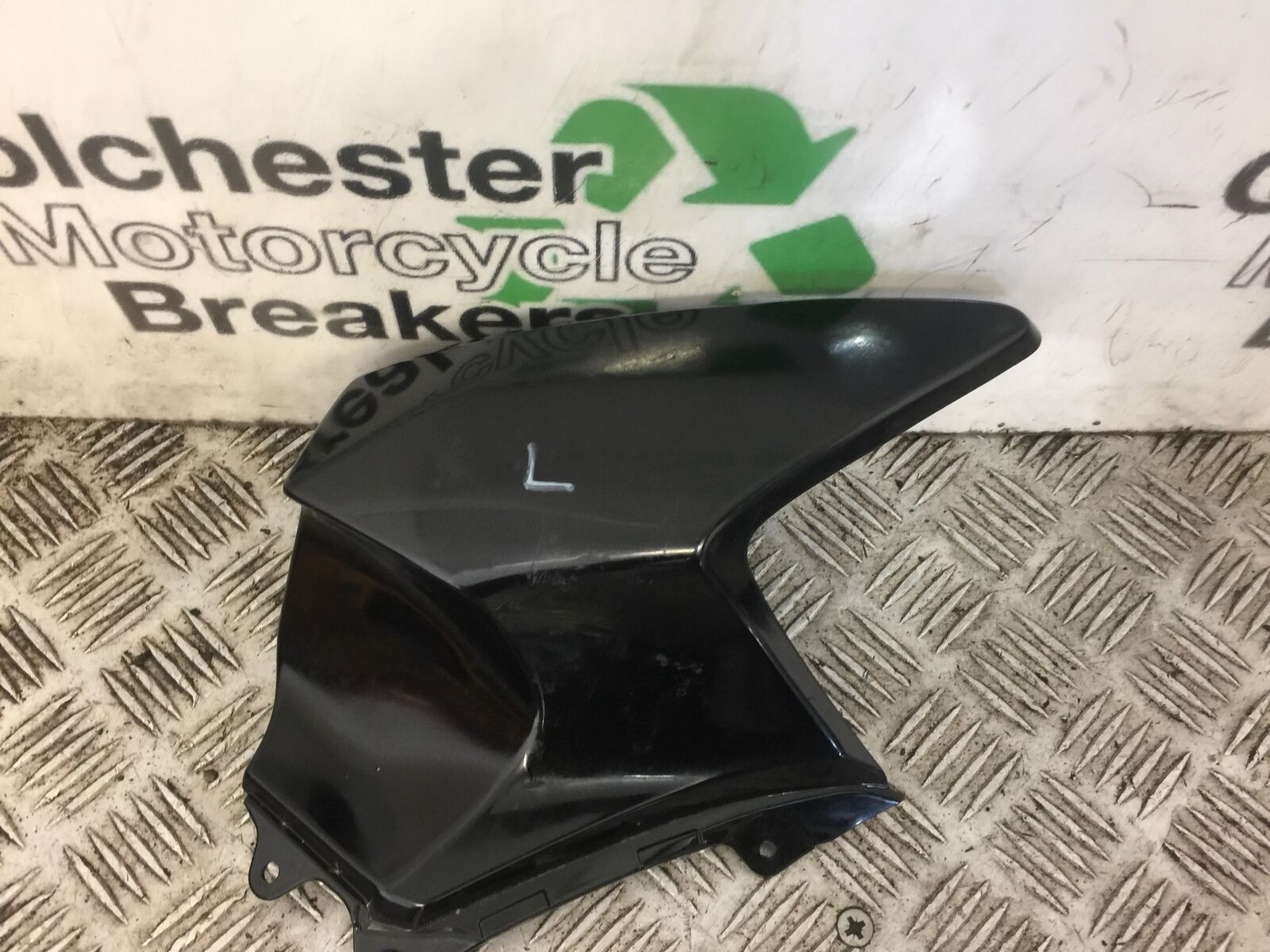 KAWASAKI NINJA H2 SX SE LEFT TANK FAIRING INFILL  YEAR 2018 2019  (STOCK 439)