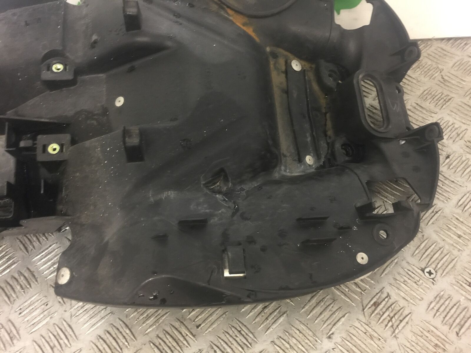 HONDA VFR800 VFR 800 V TEC UNDERTRAY  YEAR 2003 (ABS) STOCK 304