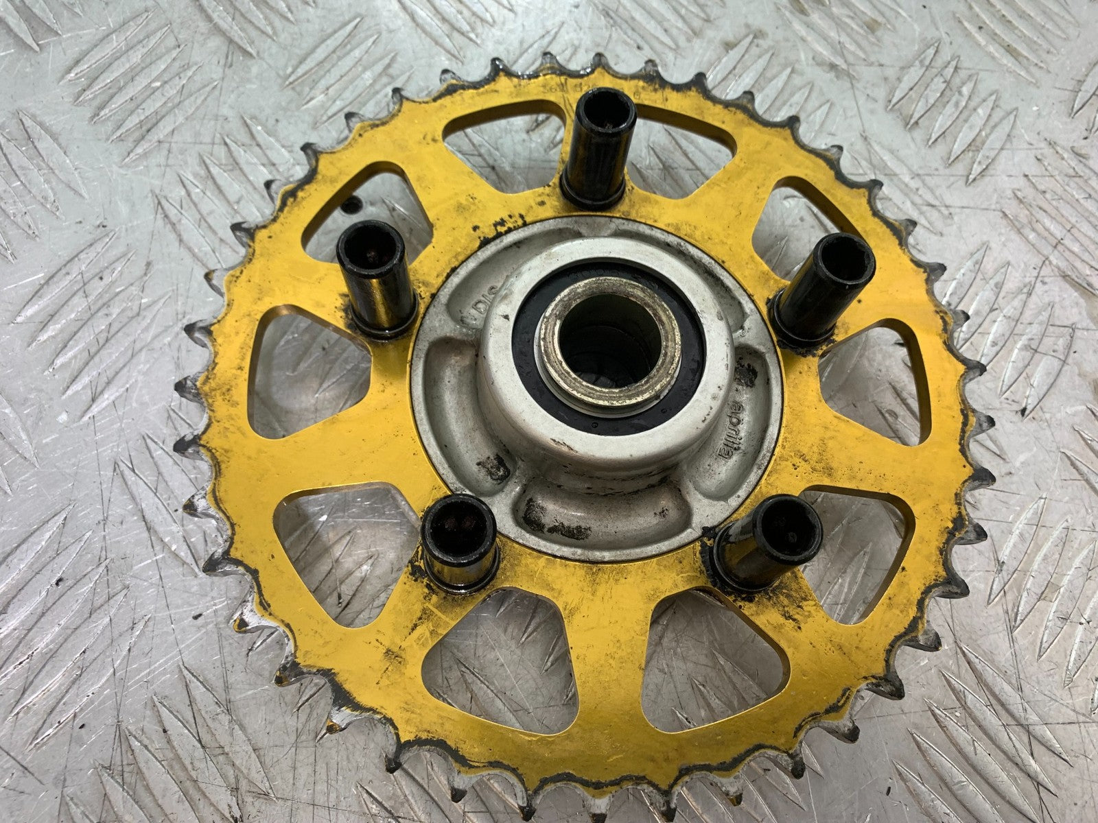 APRILIA TUONO 1000 V4 SPROCKET CARRIER  YEAR 2013-2014 (CMB1239)