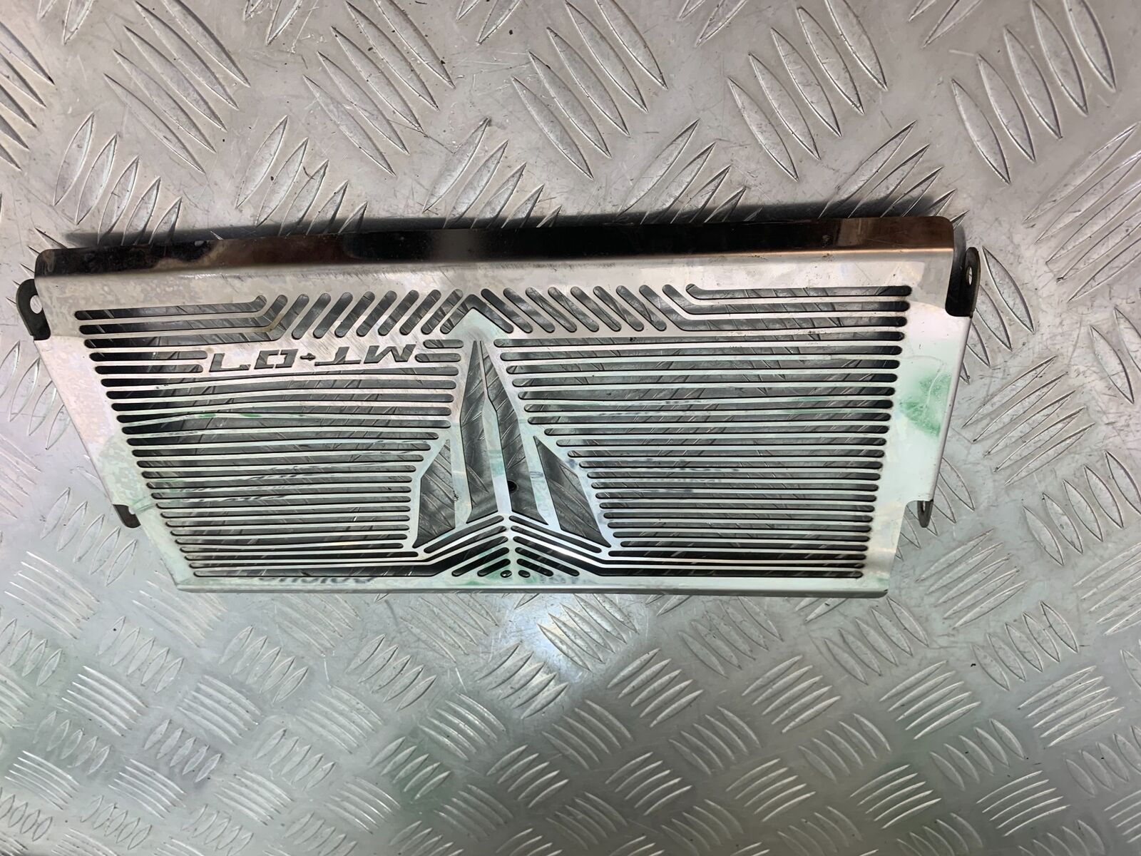 YAMAHA MT07 MT-07 CHROME RADIATOR GRILL  YEAR 2014 (STOCK 995)