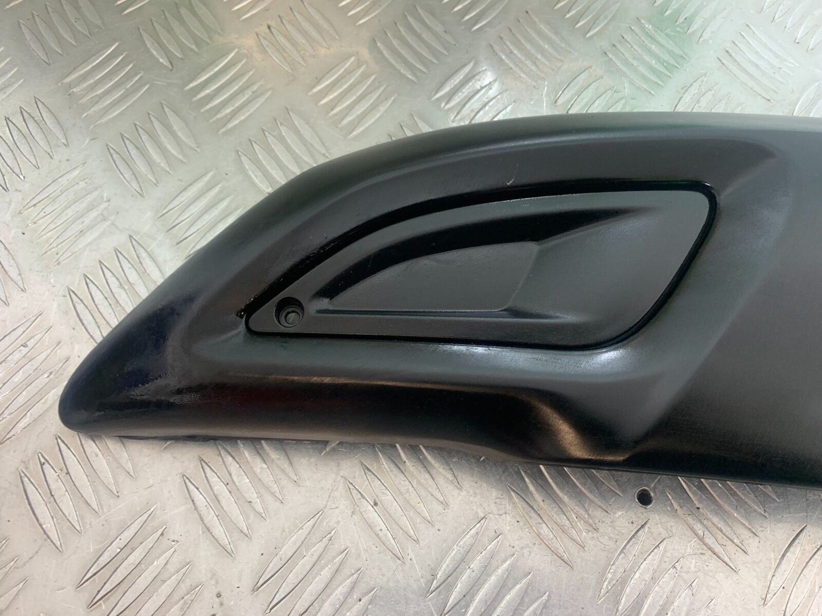 DUCATI DIAVEL 1200 RIGHT AIR DUCT COVER   YEAR 2014-17 (CMB1054)