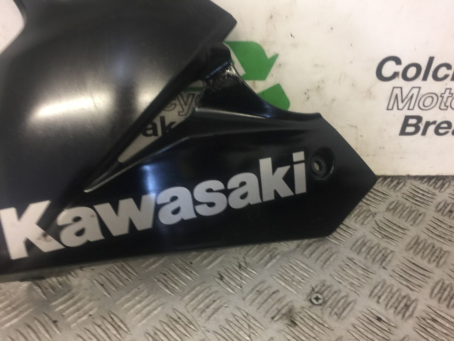 KAWASAKI NINJA 250 SL BX250 LEFT BELLYPAN YEAR 2017 (STOCK 479)