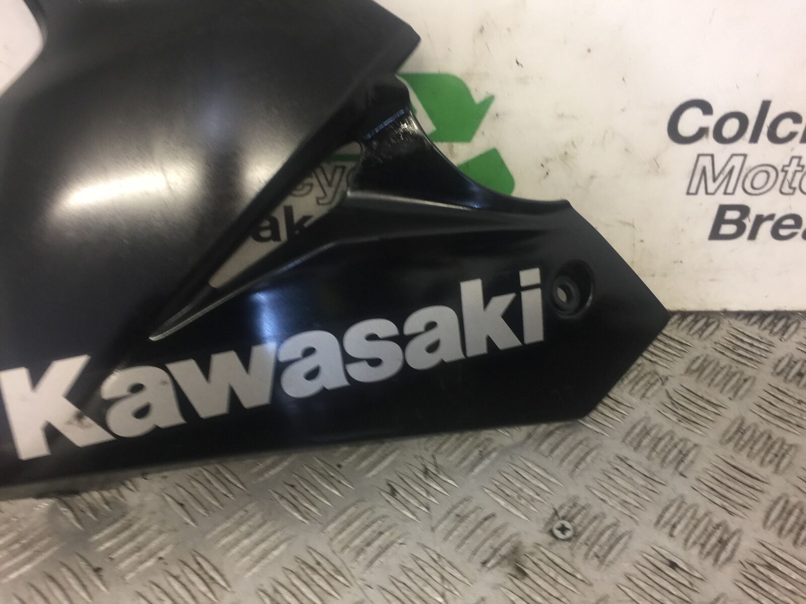 KAWASAKI NINJA 250 SL BX250 LEFT BELLYPAN YEAR 2017 (STOCK 479)