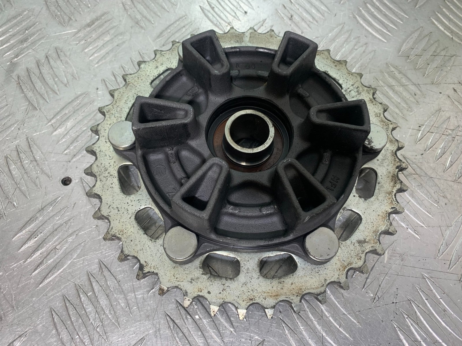 HONDA CBR1000 rr FIREBLADE REAR SPROCKET CARRIER   2012-2016 (CMB1280)