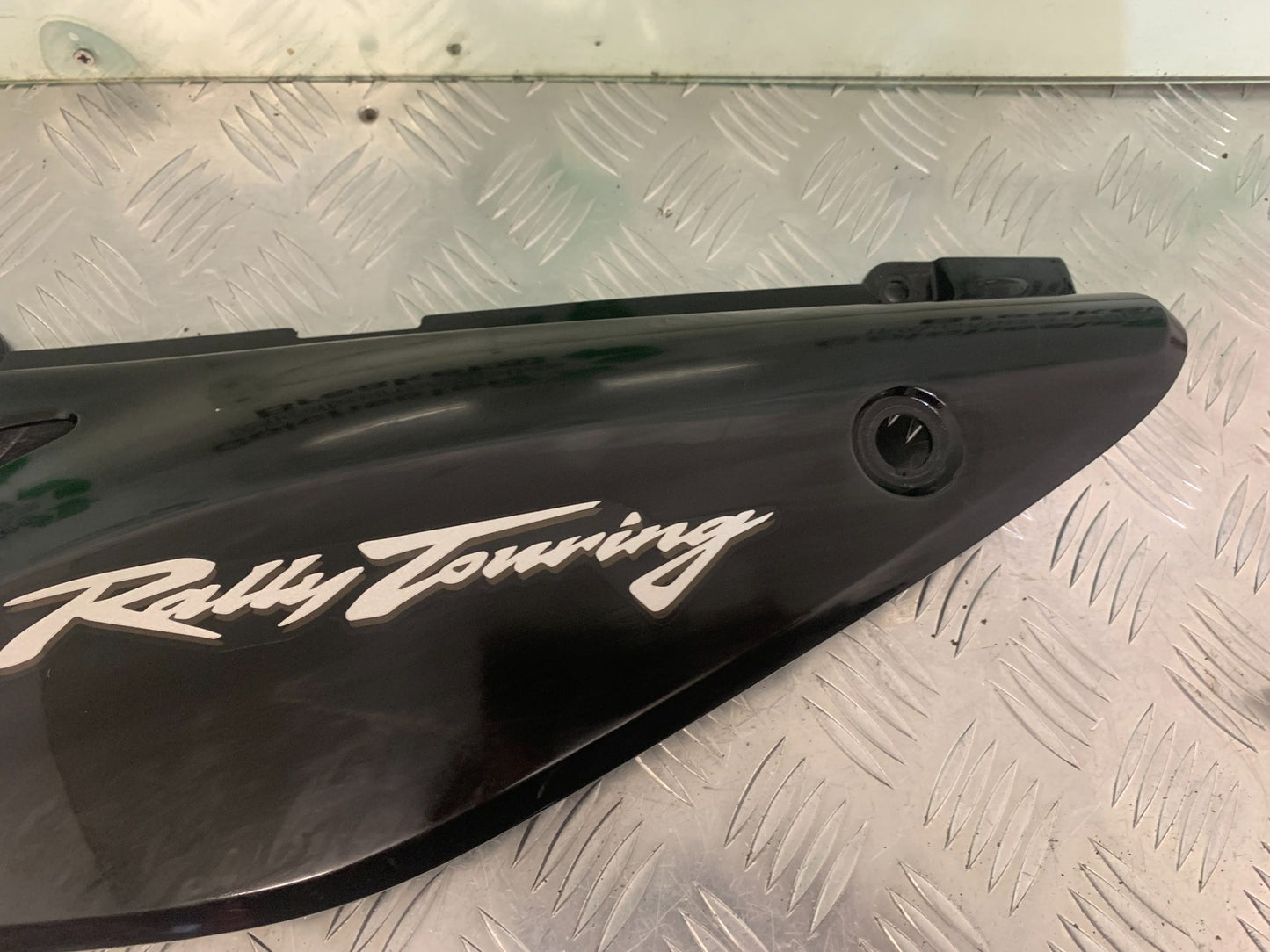HONDA XL650 V TRANSALP RIGHT SEAT PANEL   YEAR 2001-2006 (STOCK 975)