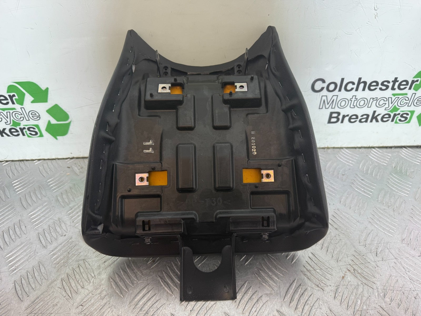 SUZUKI GSF650 GSF 650 BANDIT FRONT SEAT YEAR 2005-2008