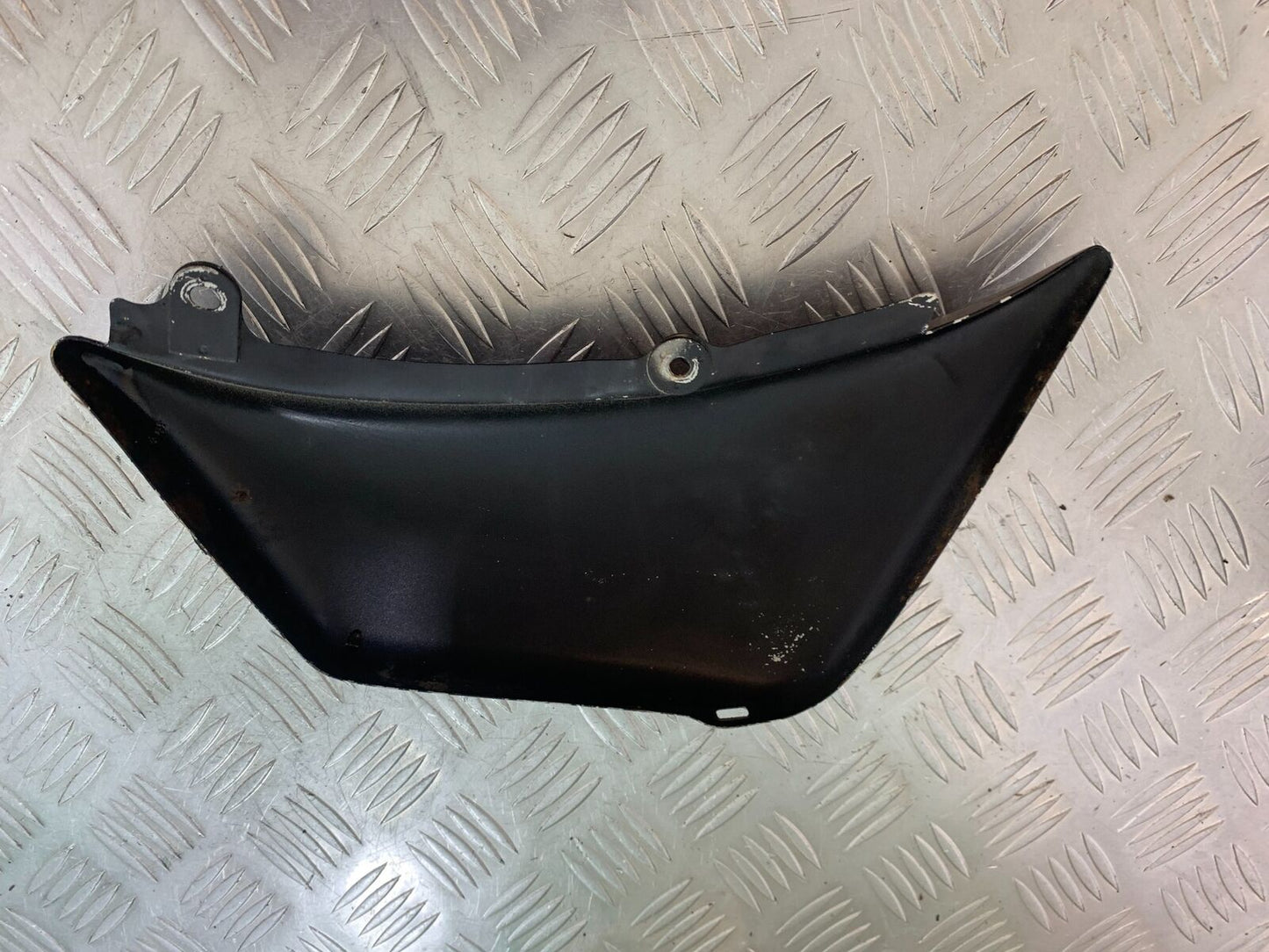 SUZUKI VS1400 VS 1400 INTRUDER  LEFT SEAT PANEL  YEAR 1988 (CMB1077)