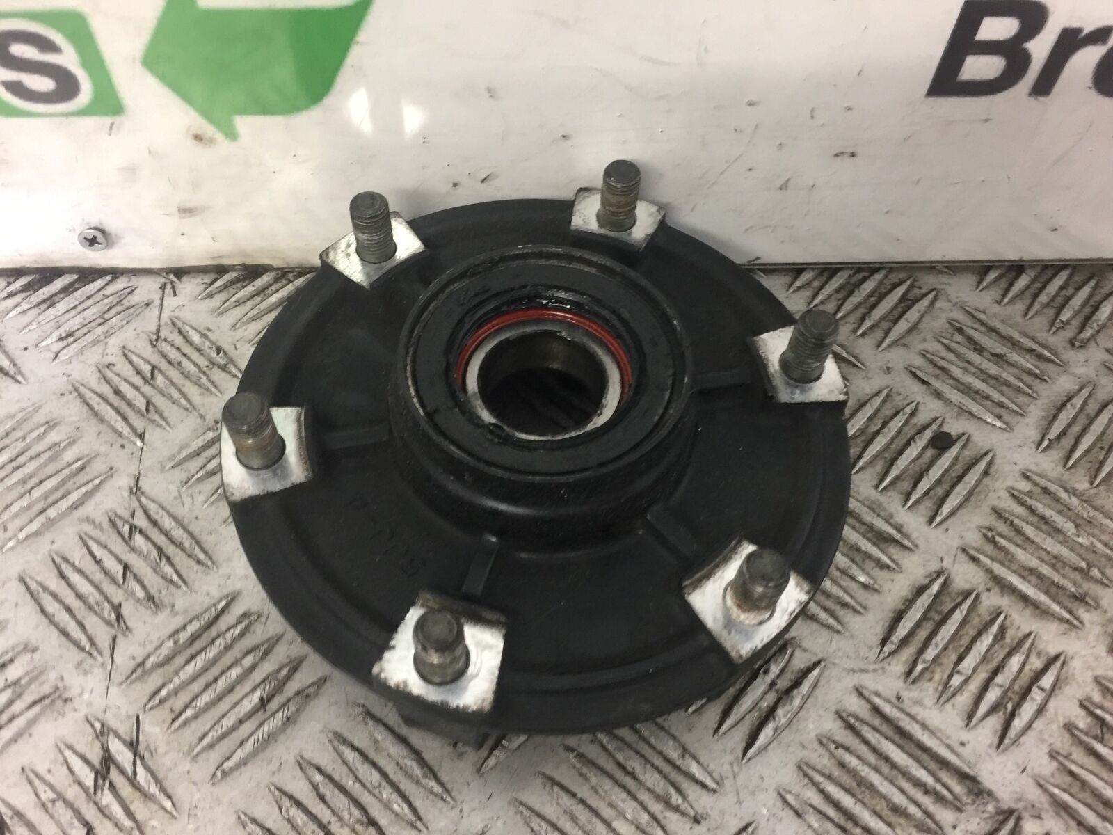 YAMAHA FZS1000 FAZER SPROCKET CARRIER  YEAR 2003 (STOCK 379)