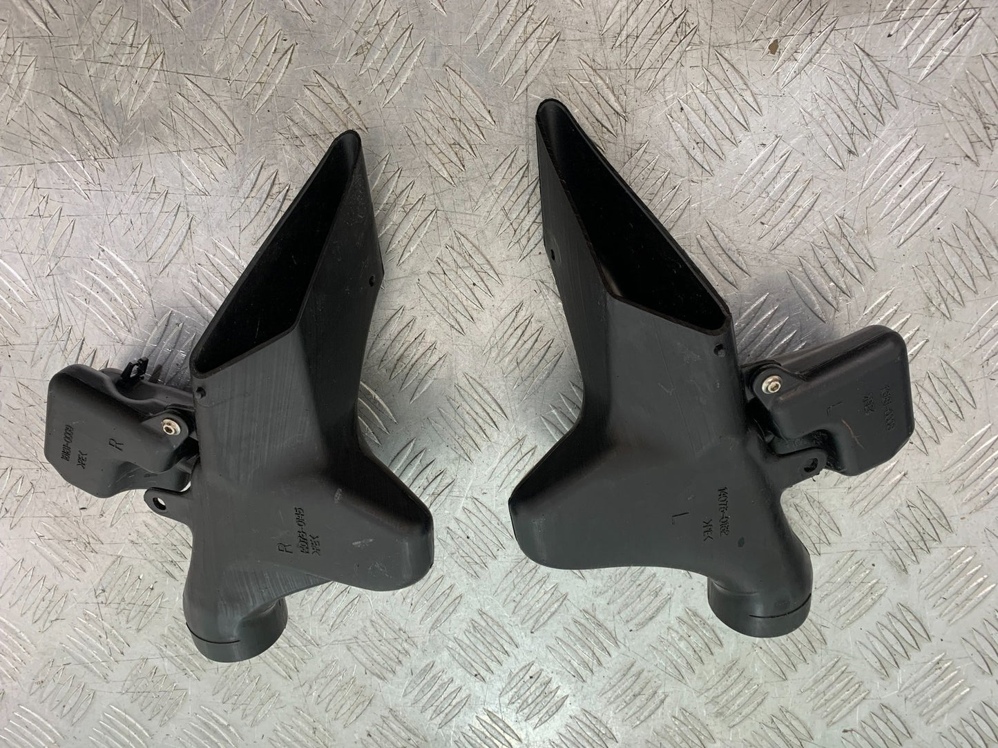 KAWASAKI GTR1400 GTR 1400 AIR TUBES   YEAR 2007-2009 (CMB1306)