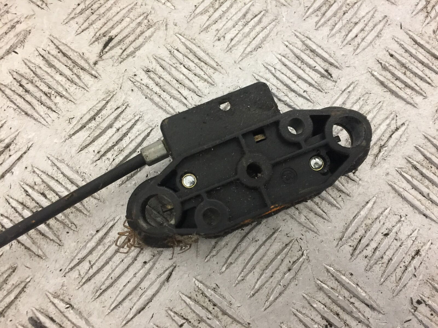 SUZUKI SV650 SV 650 SEAT CATCH  YEAR 1999 (STOCK 681)