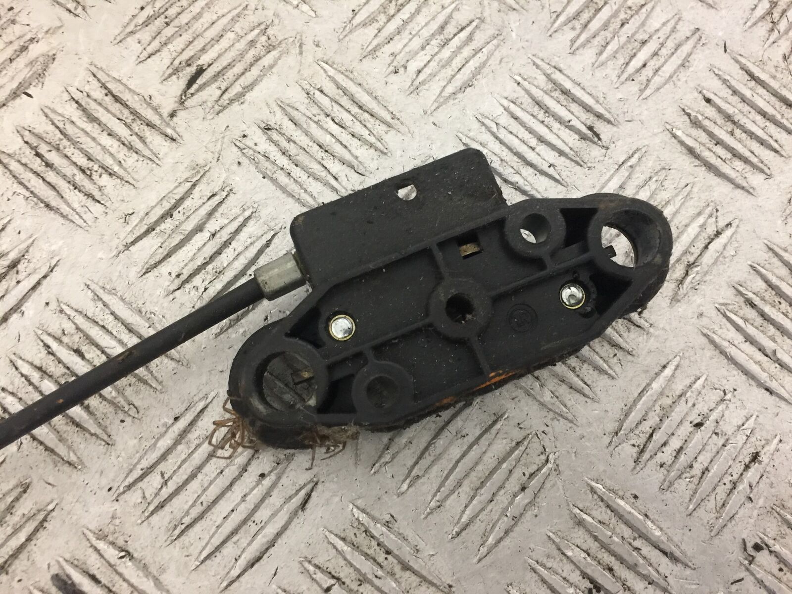 SUZUKI SV650 SV 650 SEAT CATCH  YEAR 1999 (STOCK 681)