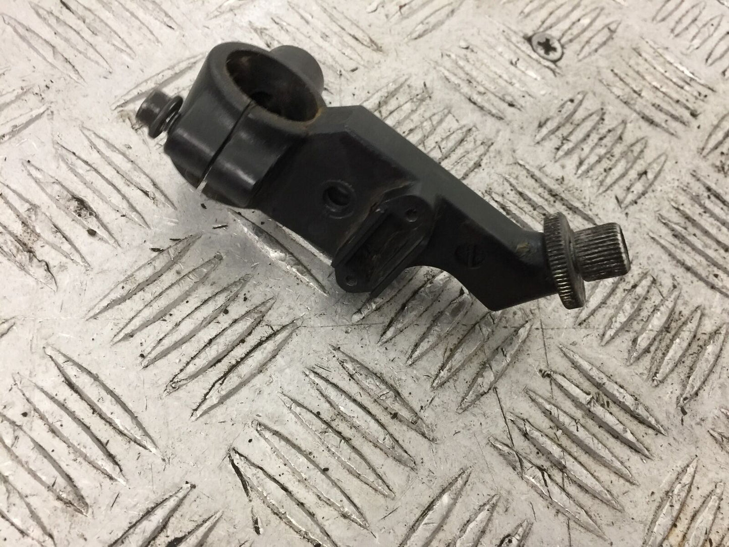 SUZUKI GS500 GS 500 CLUTCH LEVER BRACKET  YEAR 2004-09 (STOCK 882)