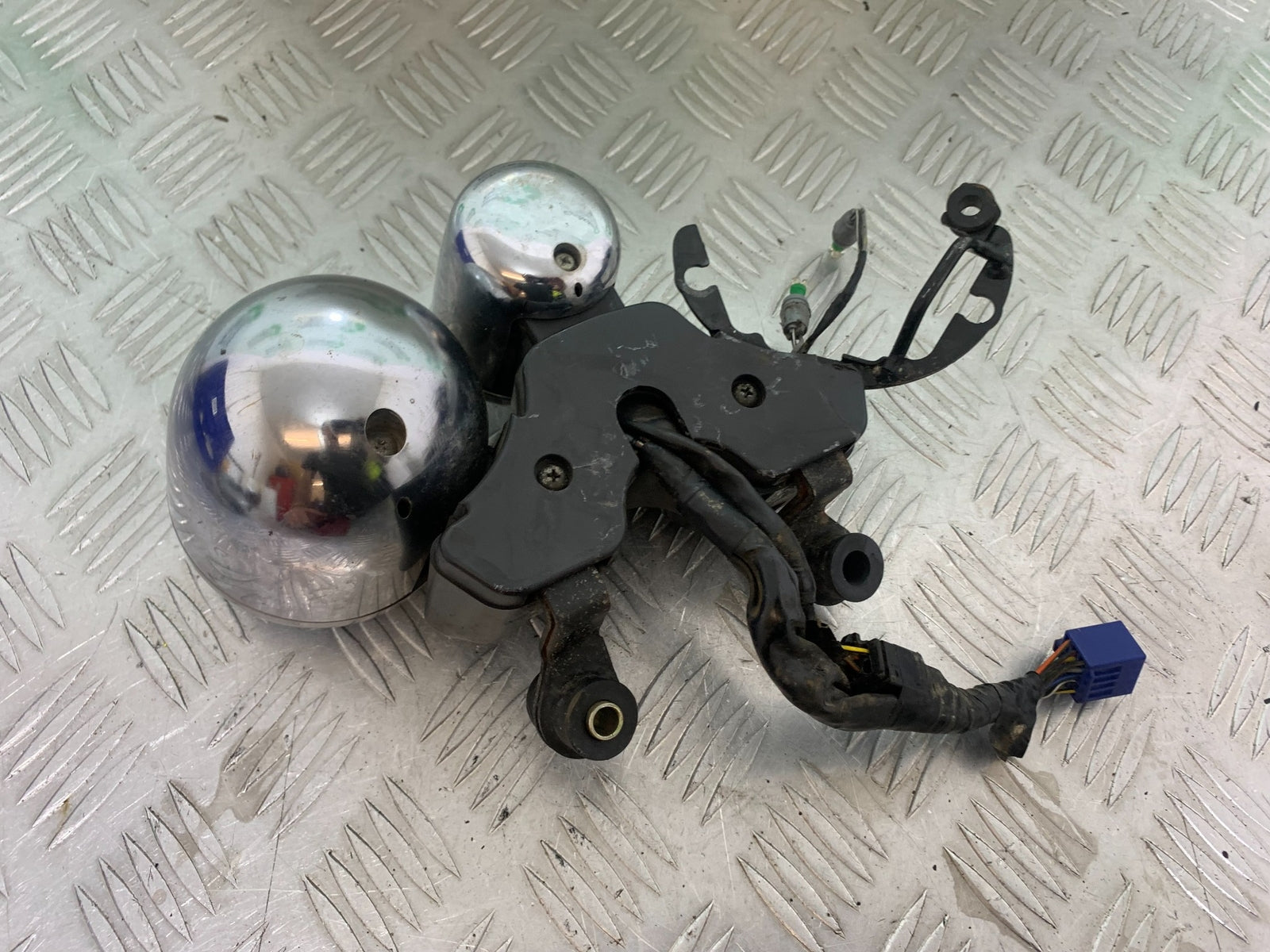SUZUKI GSF1200  GSF 1200 BANDIT CLOCKS  YEAR 1997-2000 (CMB1149)