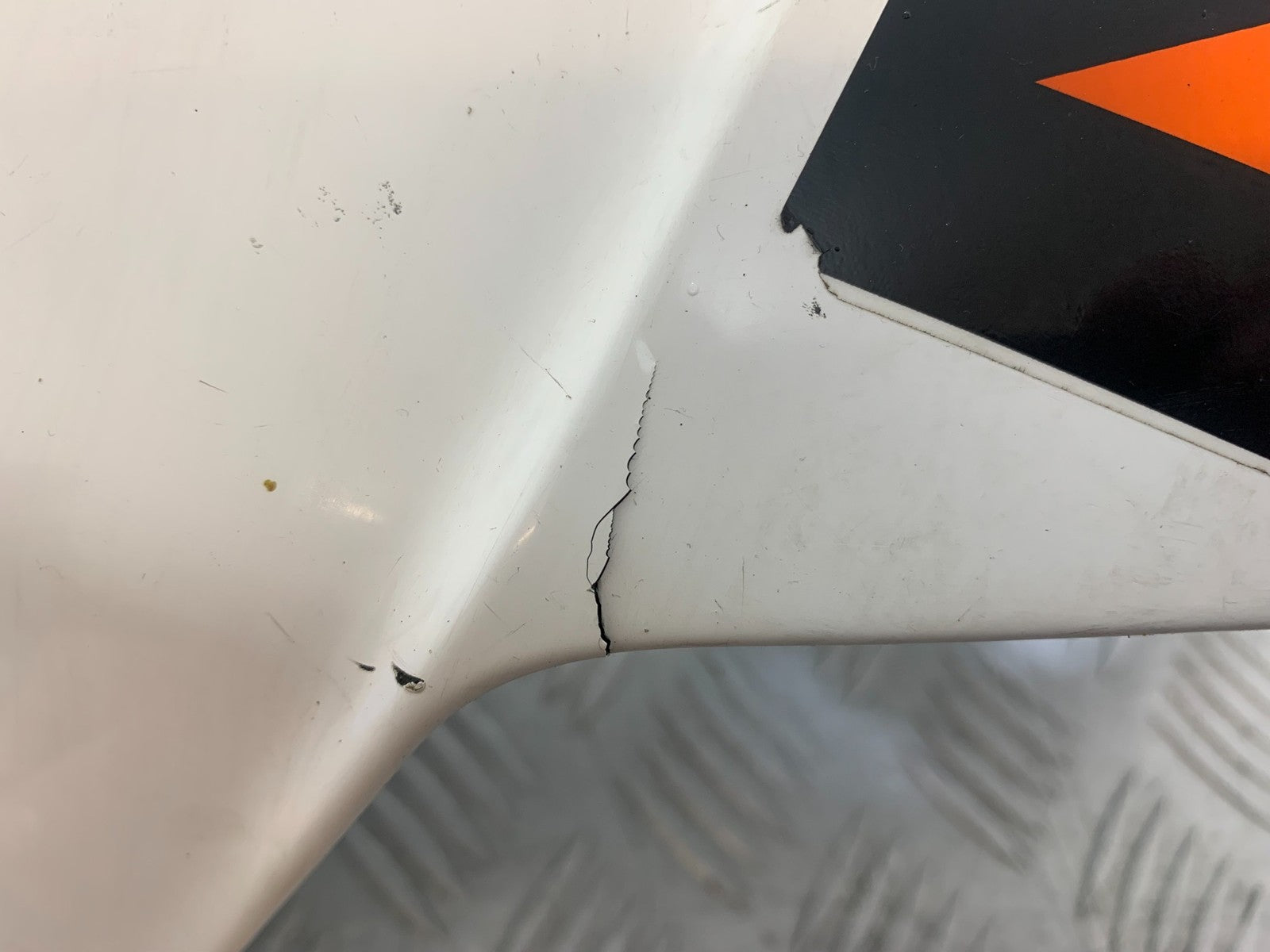 KTM DUKE 125 TANK COWL   YEAR 2012-2016 (CMB1317)