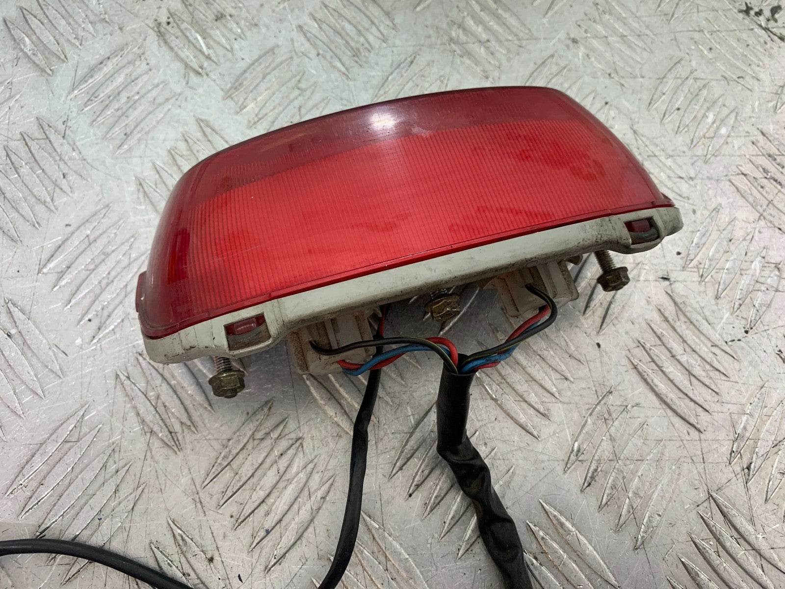 KAWASAKI ZZR1100 D REAR LIGHT   YEAR 1993-2001 (CMB1289)