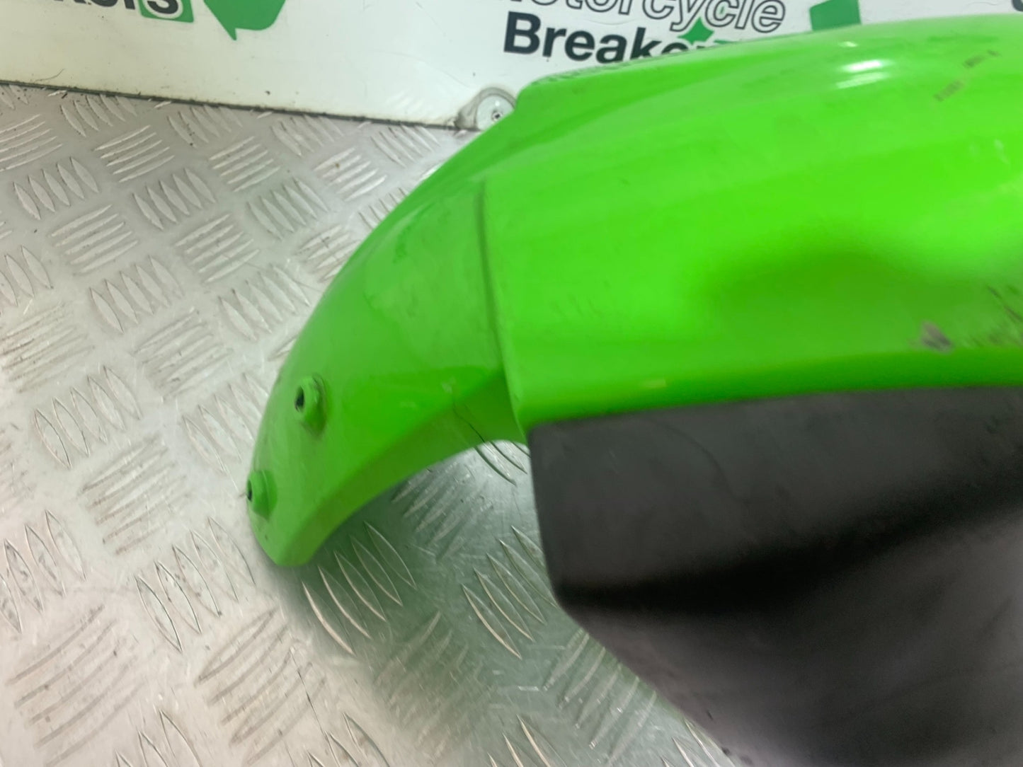 KAWASAKI ZX6R ZX6 R P7F P8F FRONT MUDGUARD YEAR 2007-08 (CMB1165)