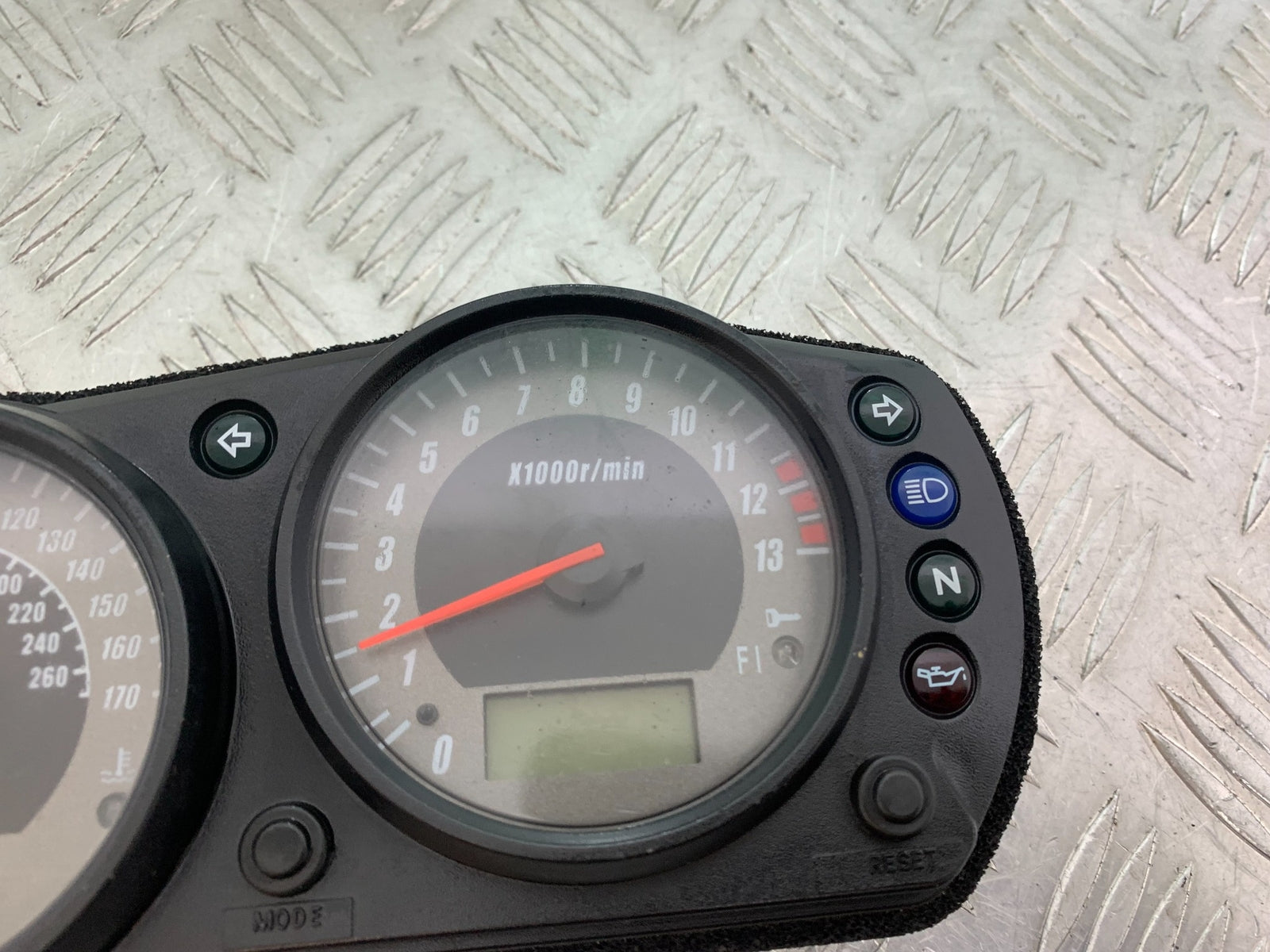 KAWASAKI Z750 Z 750 CLOCK SPEEDO DASH   YEAR 2004-2007 (CMB1104)