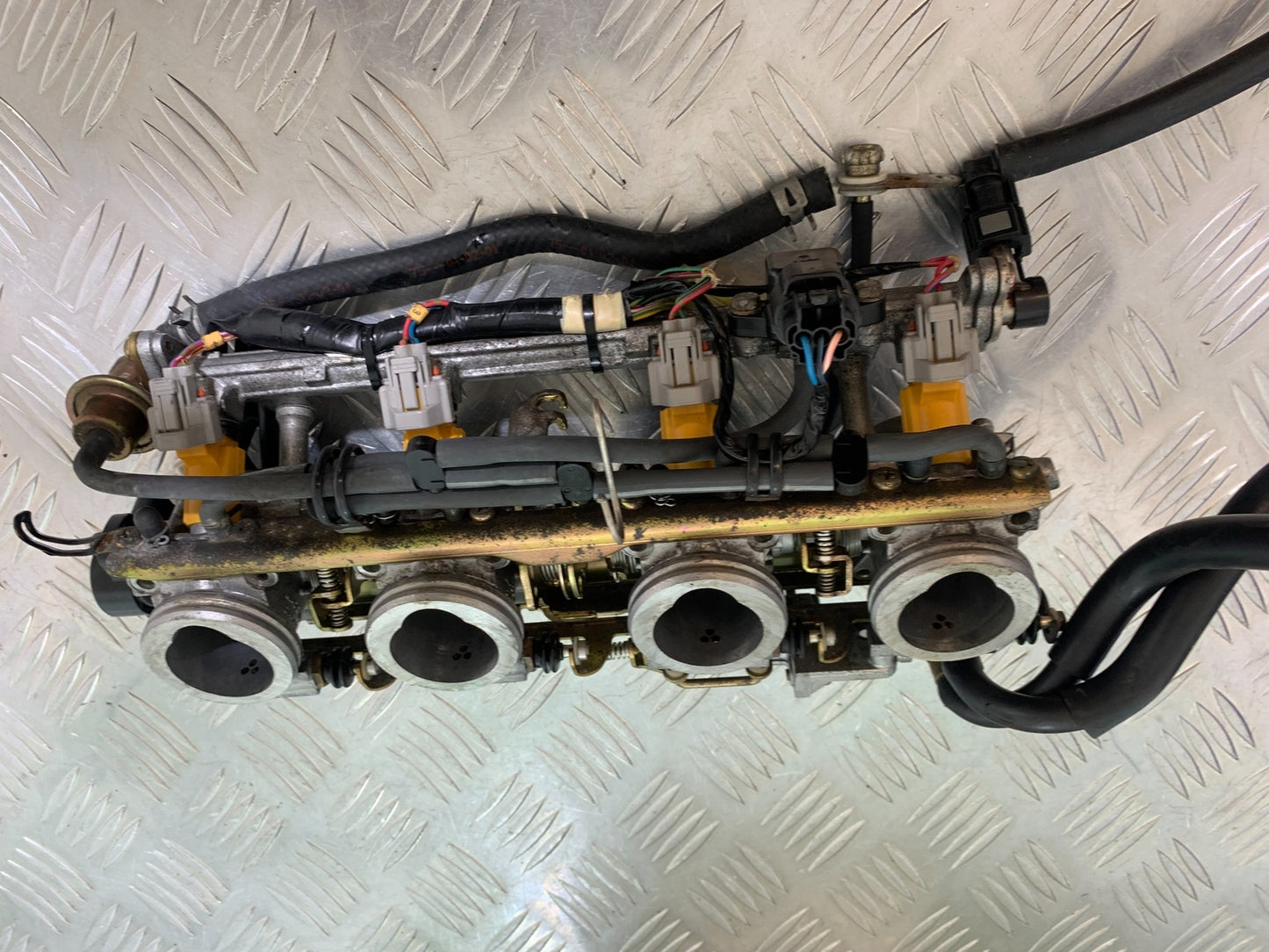 YAMAHA FJR1300 FJR 1300 THROTTLE BODIES  YEAR 2001-05 (CMB1005)