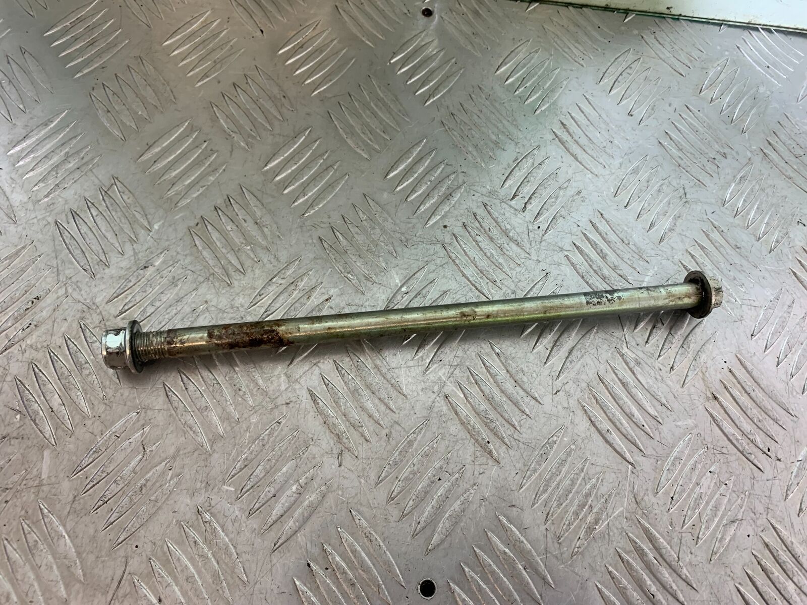 BENELLI BN125 BN 125 SWINGARM  SPINDLE  YEAR 2018-2021 (CMB1080)