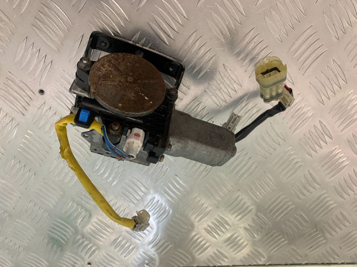 YAMAHA FJR1300 FJR 1300 SCREEN MOTOR  YEAR 2001-05 (STOCK 946)