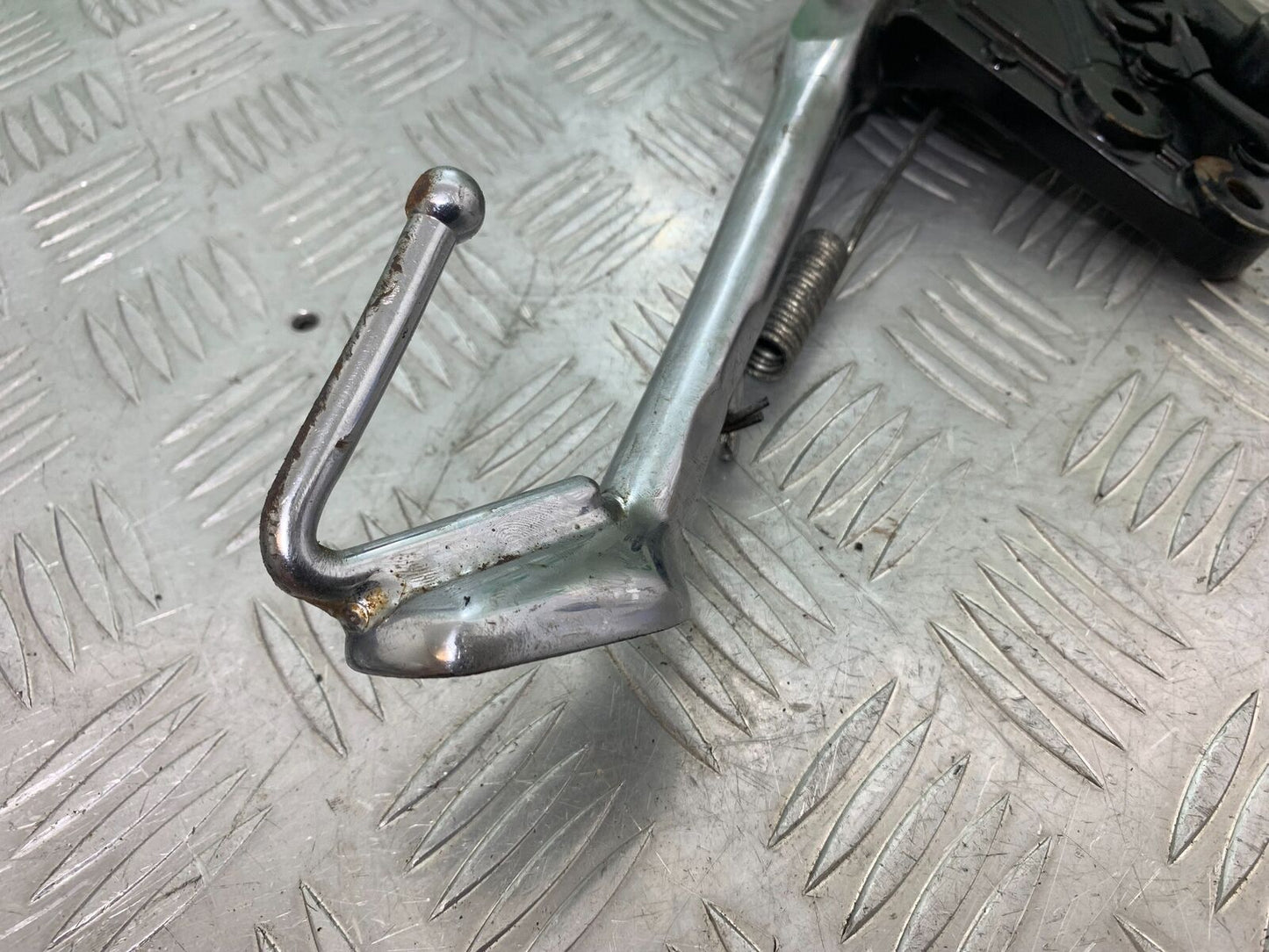 TRIUMPH THUNDERBIRD 1600 SIDE STAND AND BRACKET YEAR 2011 (CMB1107)