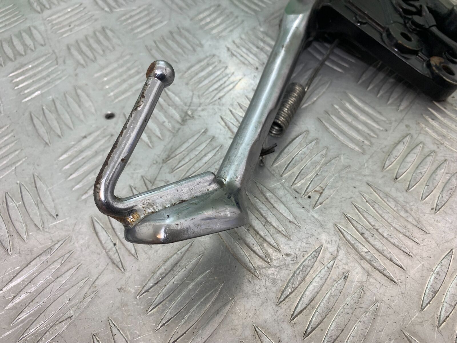 TRIUMPH THUNDERBIRD 1600 SIDE STAND AND BRACKET YEAR 2011 (CMB1107)