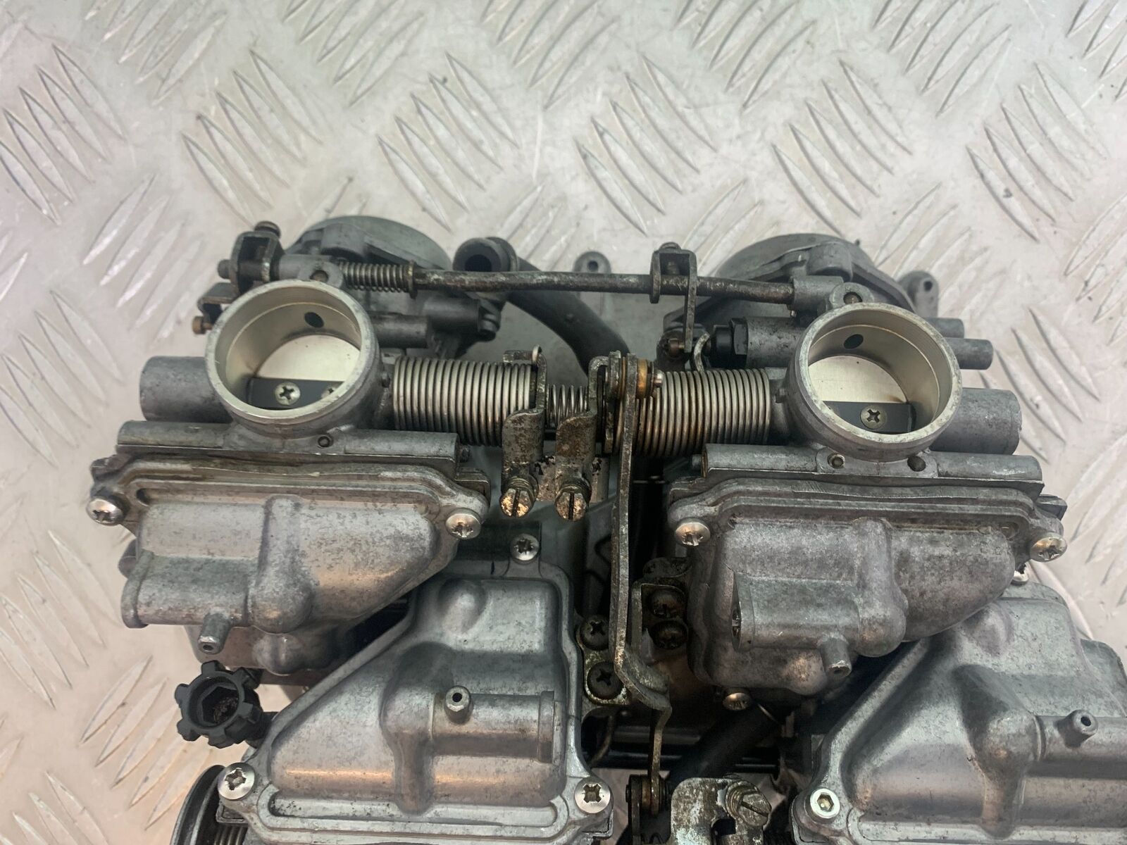 HONDA VFR400 VFR 400 NC21 CARBS  YEAR 1986-87 (CMB1043)