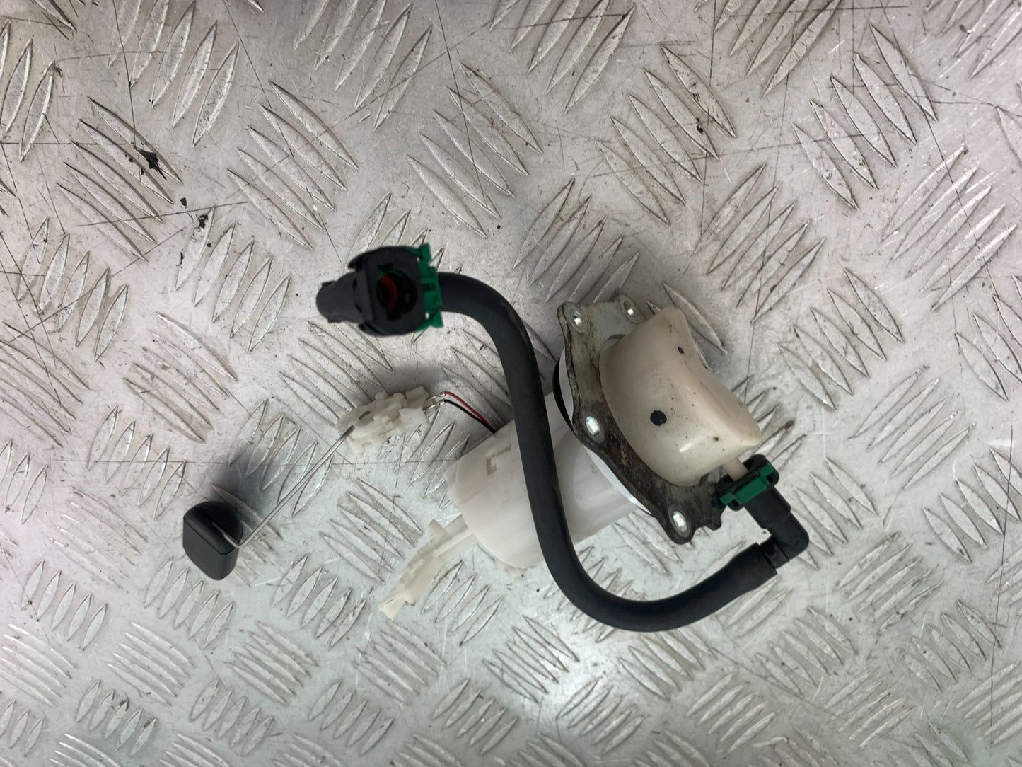 KAWASAKI Z125 Z 125 PETROL PUMP   YEAR  2018-2023 (CMB1167)