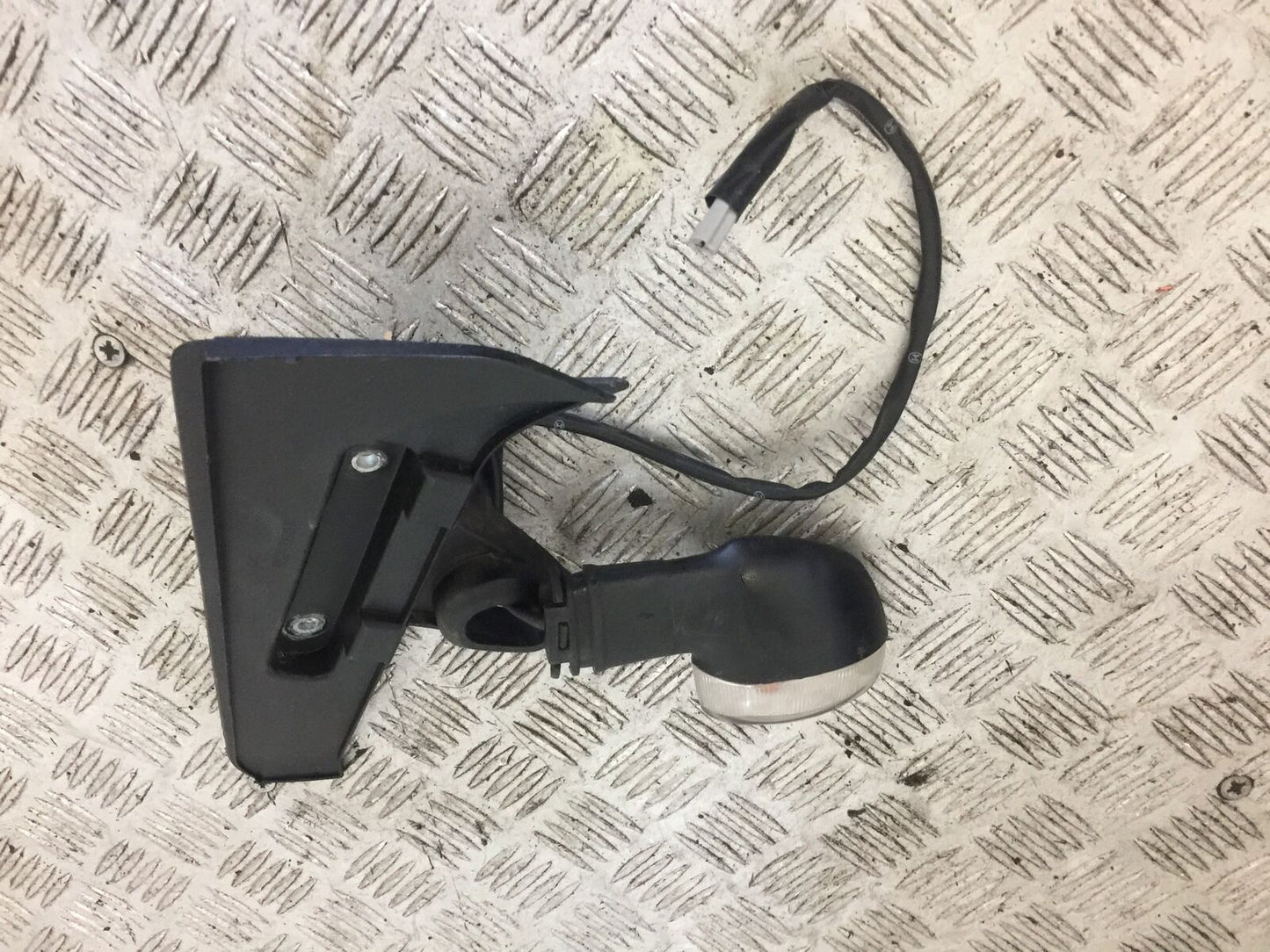 YAMAHA MT09 MT-09 02 LEFT INDICATOR AND INFILL  YEAR 2019 (STOCK 730)