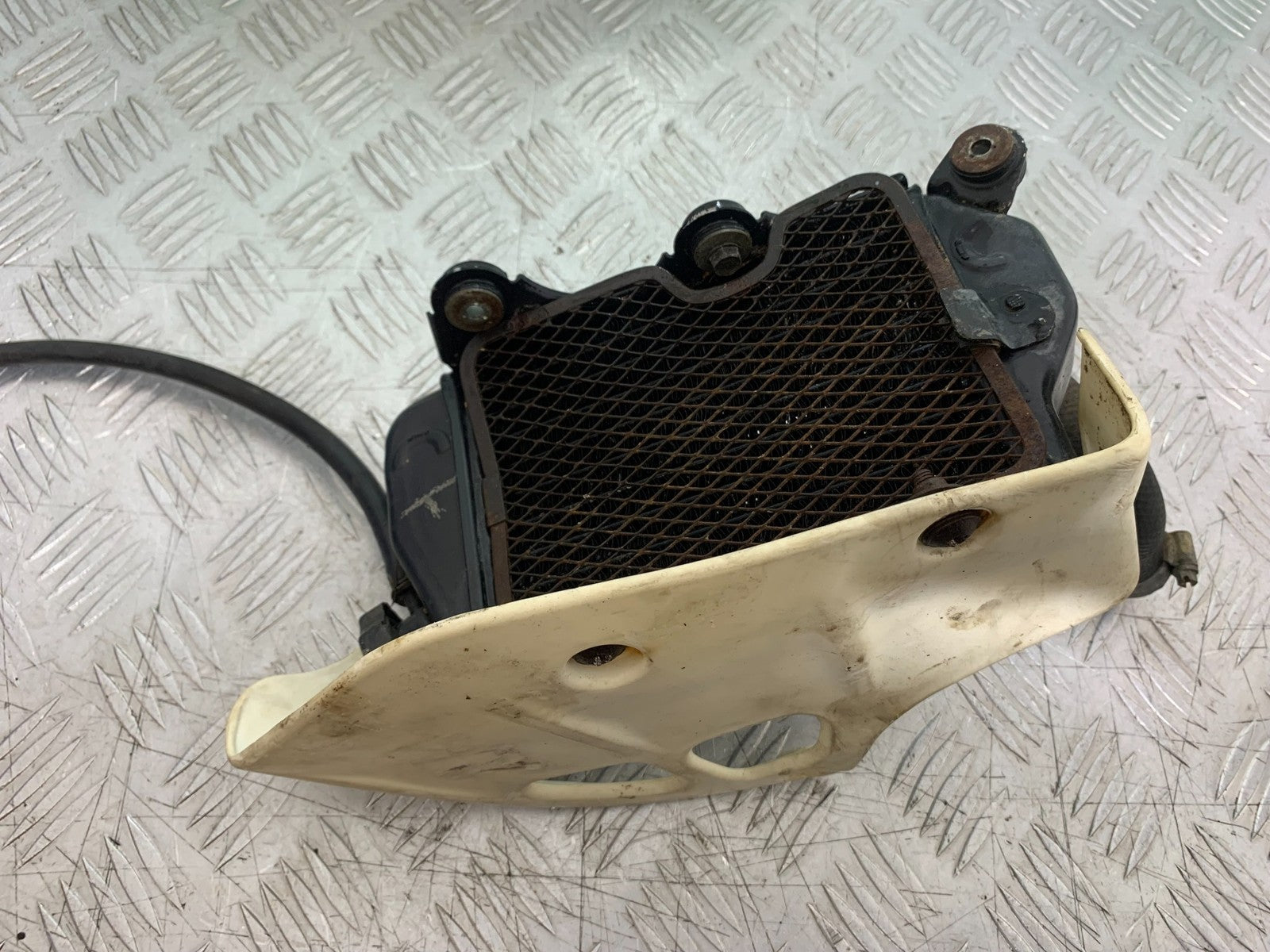 KAWASAKI KLR250 KLR 250 RIGHT RADIATOR YEAR 1984-2001 (CMB1225)