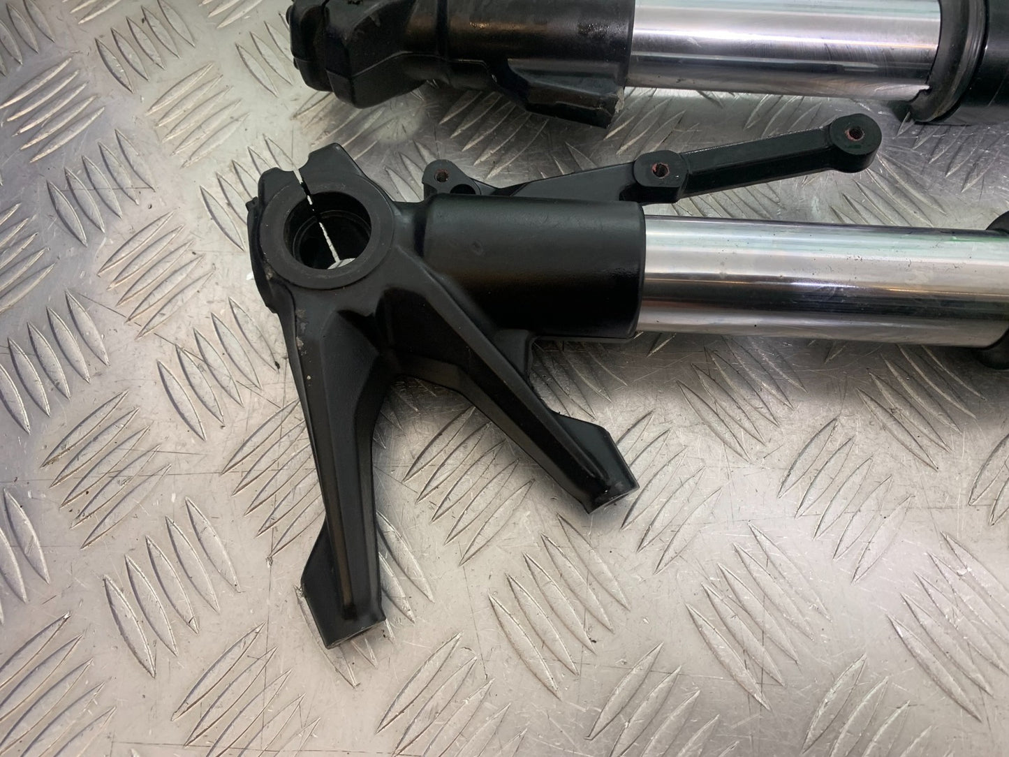DUCATI 937 MONSTER FORKS (DAMAGED) YEAR 2021-2024 (CMB1270)