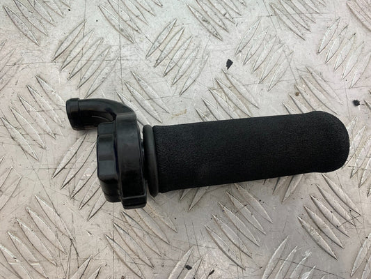 TRIUMPH SPEED TRIPLE R 1050 THROTTLE AND GRIP    2009 (CMB1183)