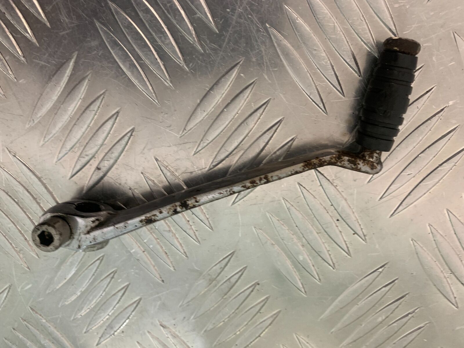 SUZUKI GS750 E GS 750E GEAR LEVER  YEAR 1979  (STOCK 959)