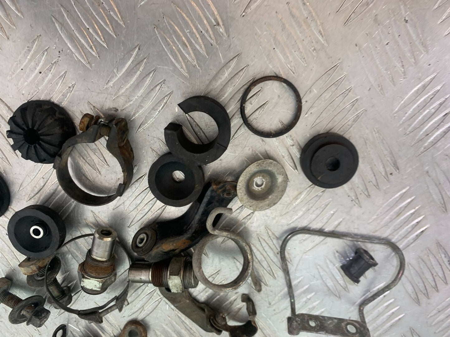 YAMAHA XS1100 MIDNIGHT SPECIAL NUT BOLTS BRACKETS  YEAR 1980-1982 (CMB1122)