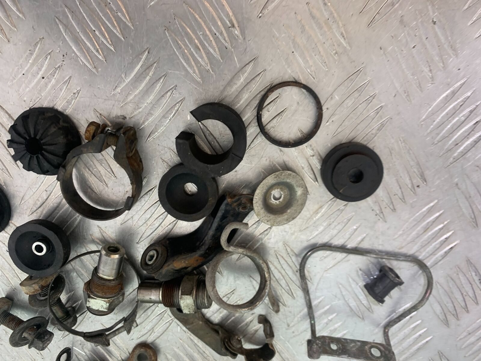 YAMAHA XS1100 MIDNIGHT SPECIAL NUT BOLTS BRACKETS  YEAR 1980-1982 (CMB1122)