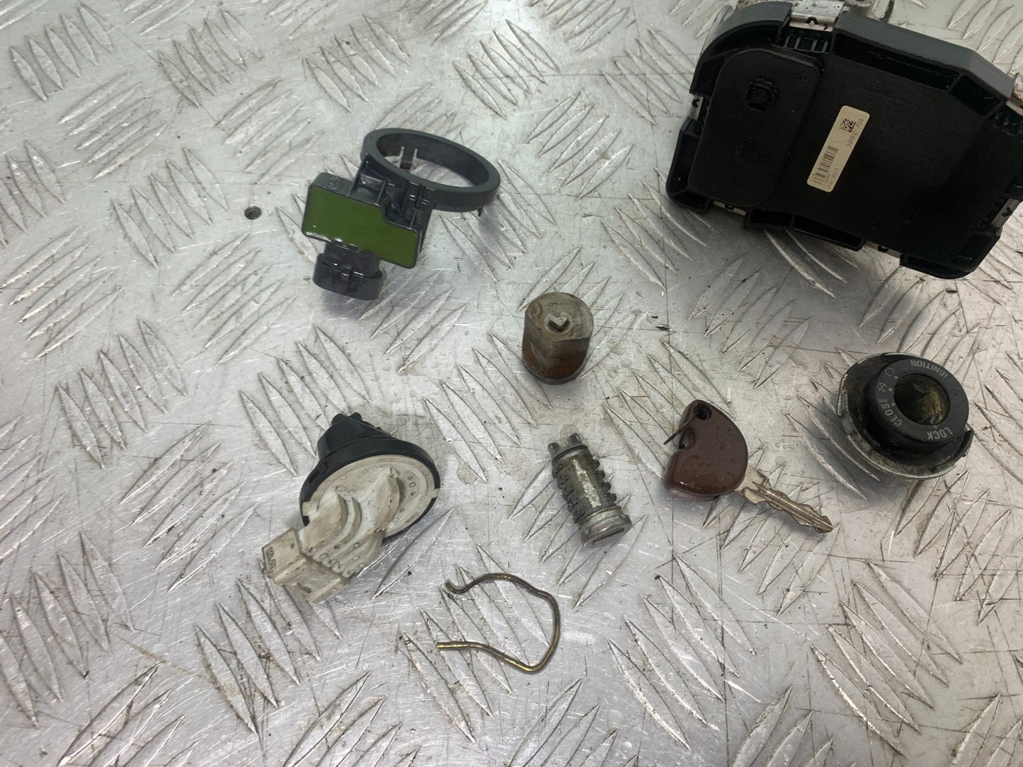 PIAGGIO VESPA GTS 125 ECU LOCK KEY  YEAR 2009-2014  (CMB1261)
