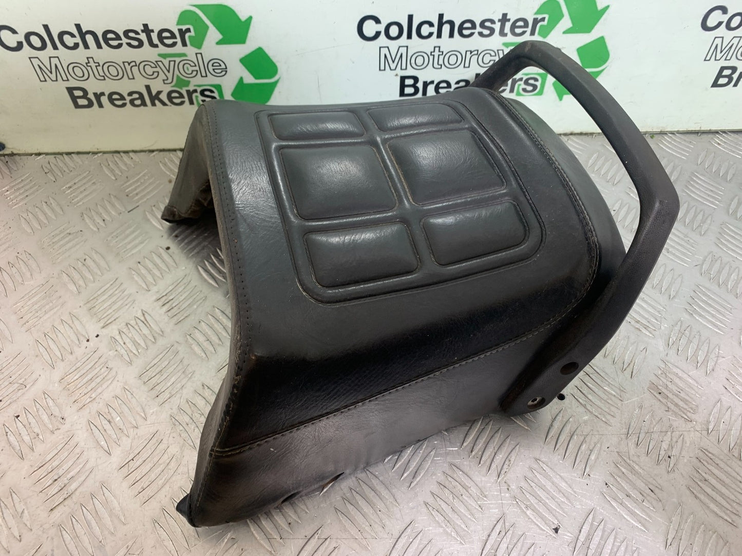 HONDA GL500 GL 500 SILVERWING REAR SEAT AND GRAB RAIL  YEAR 1981-82  (CMB1168)