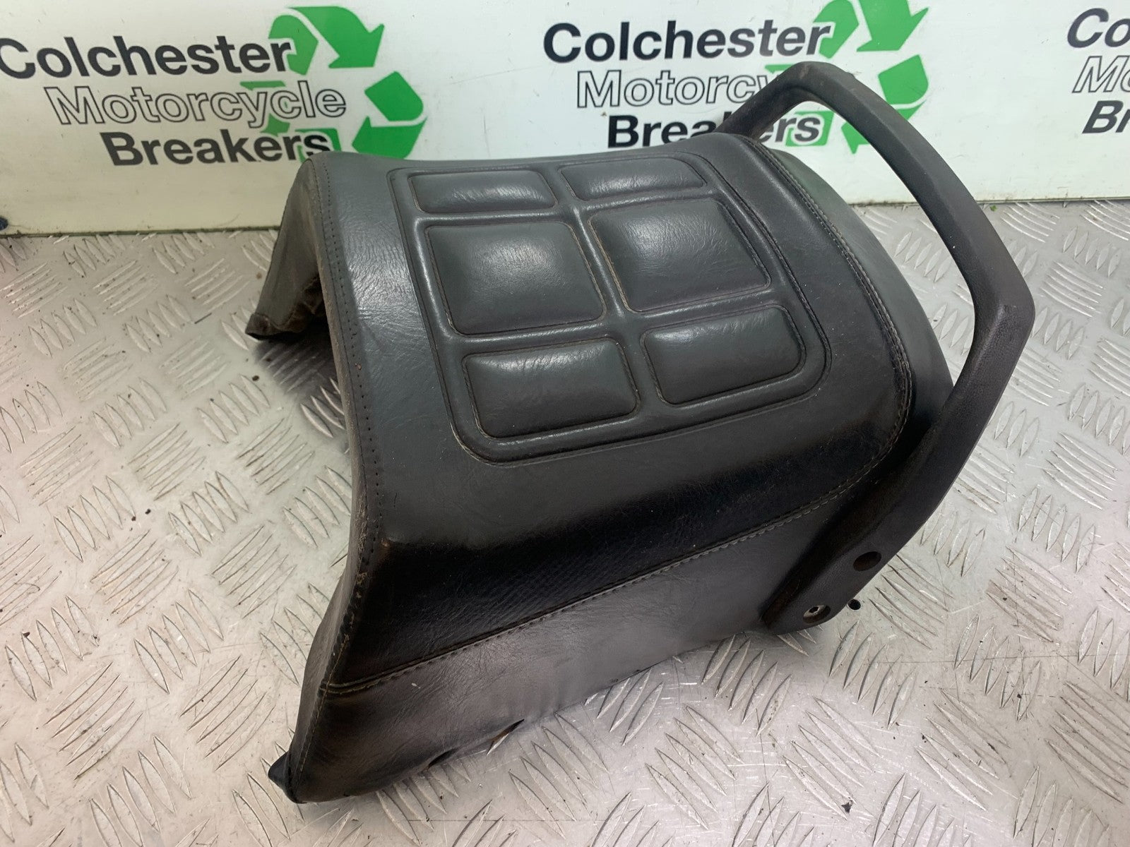 HONDA GL500 GL 500 SILVERWING REAR SEAT AND GRAB RAIL  YEAR 1981-82  (CMB1168)