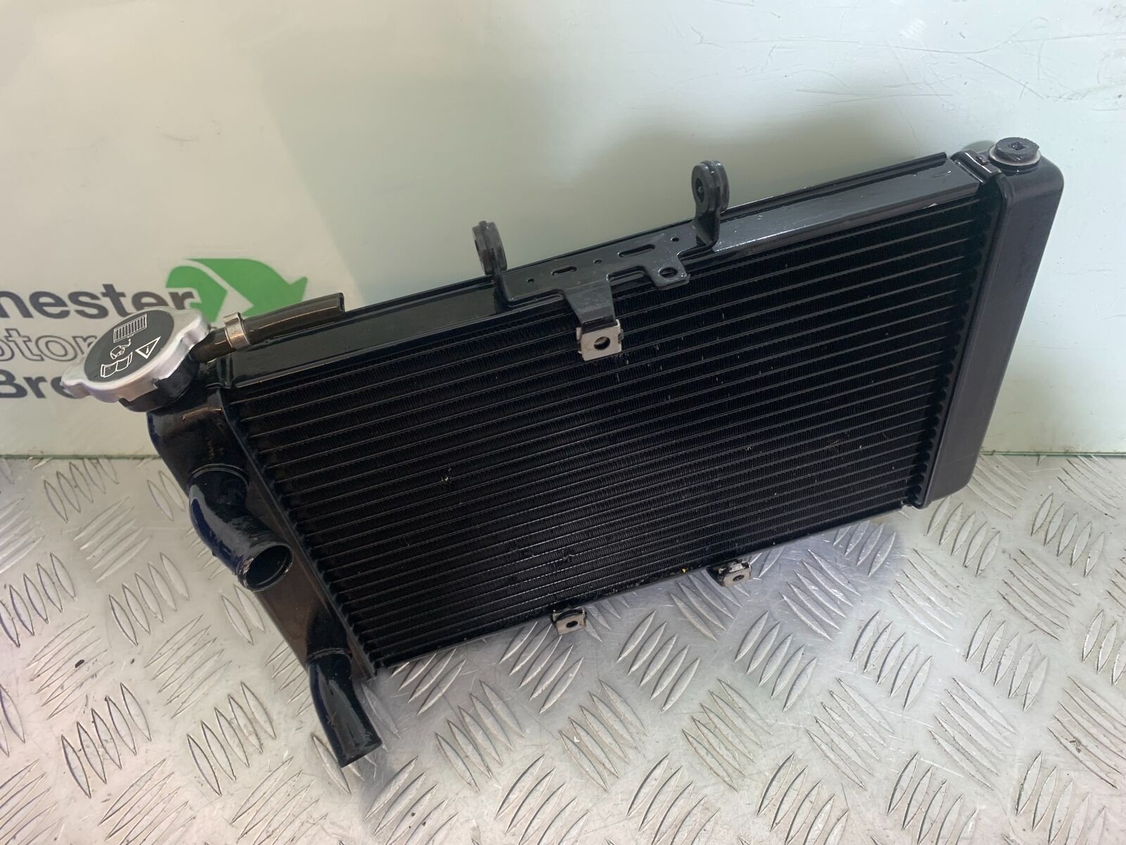 TRIUMPH TIGER 800 RADIATOR  YEAR 2011-2014 (CMB1113)