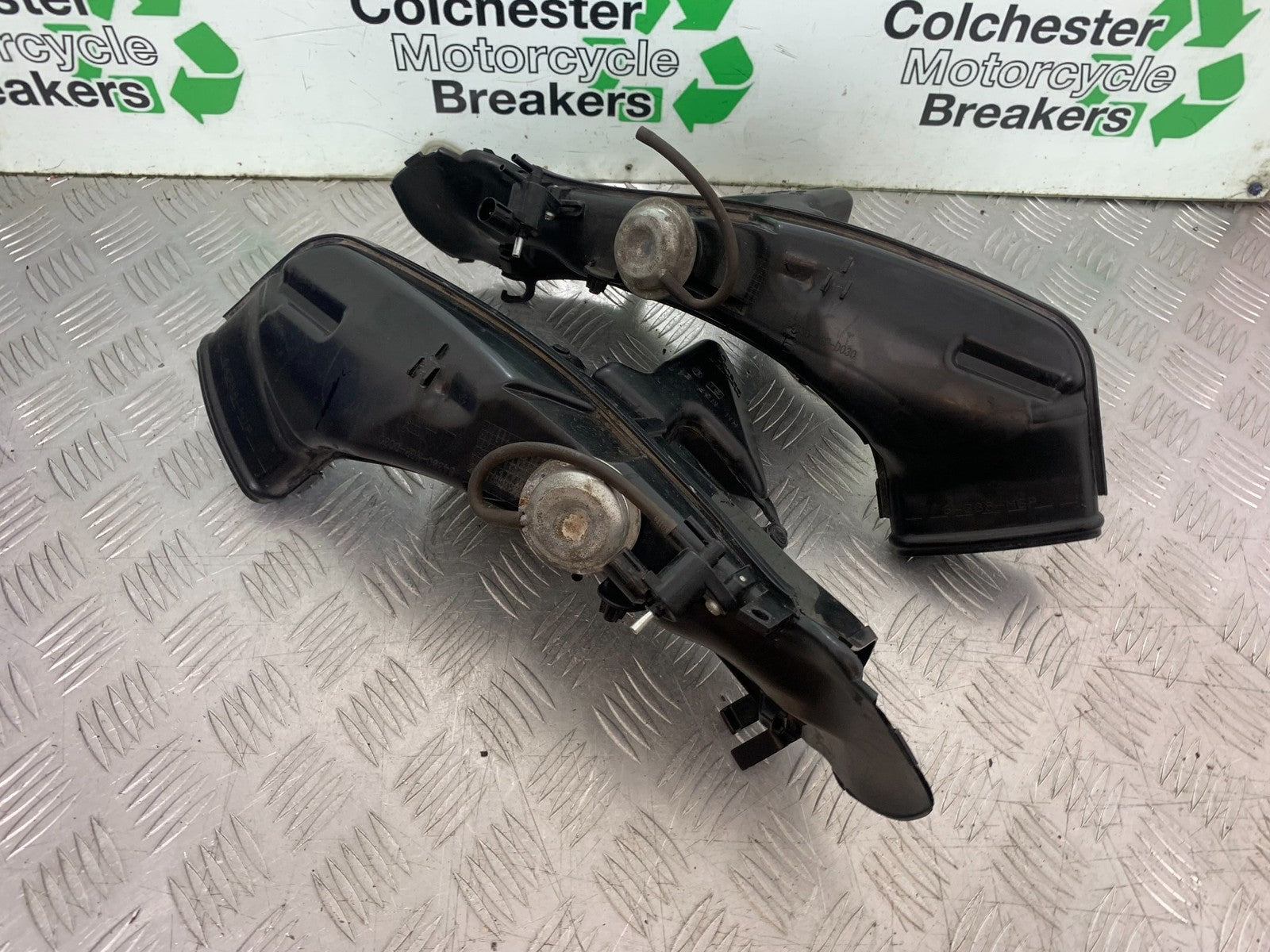 HONDA CBR1000 rr FIREBLADE LEFT & RIGHT AIR TUBES 2012-2016 (CMB1280)