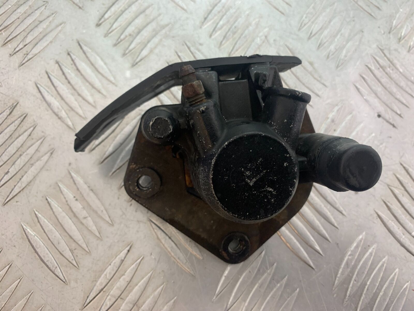 HERALD CLASSIC 125 FRONT BRAKE CALIPER  YEAR 2014 (CMB1058)