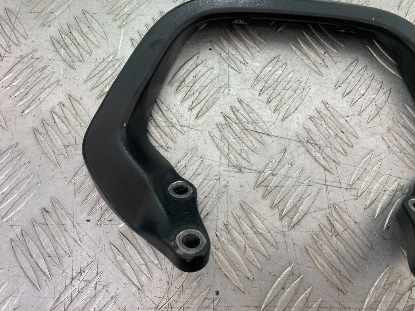 TRIUMPH 1050 SPRINT ST GRAB RAIL YEAR 2004-2007 (CMB1197)