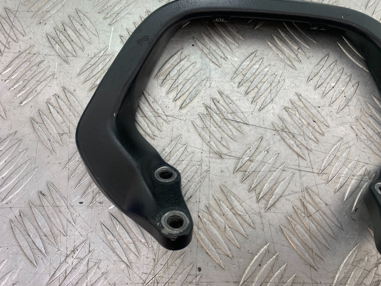TRIUMPH 1050 SPRINT ST GRAB RAIL YEAR 2004-2007 (CMB1197)