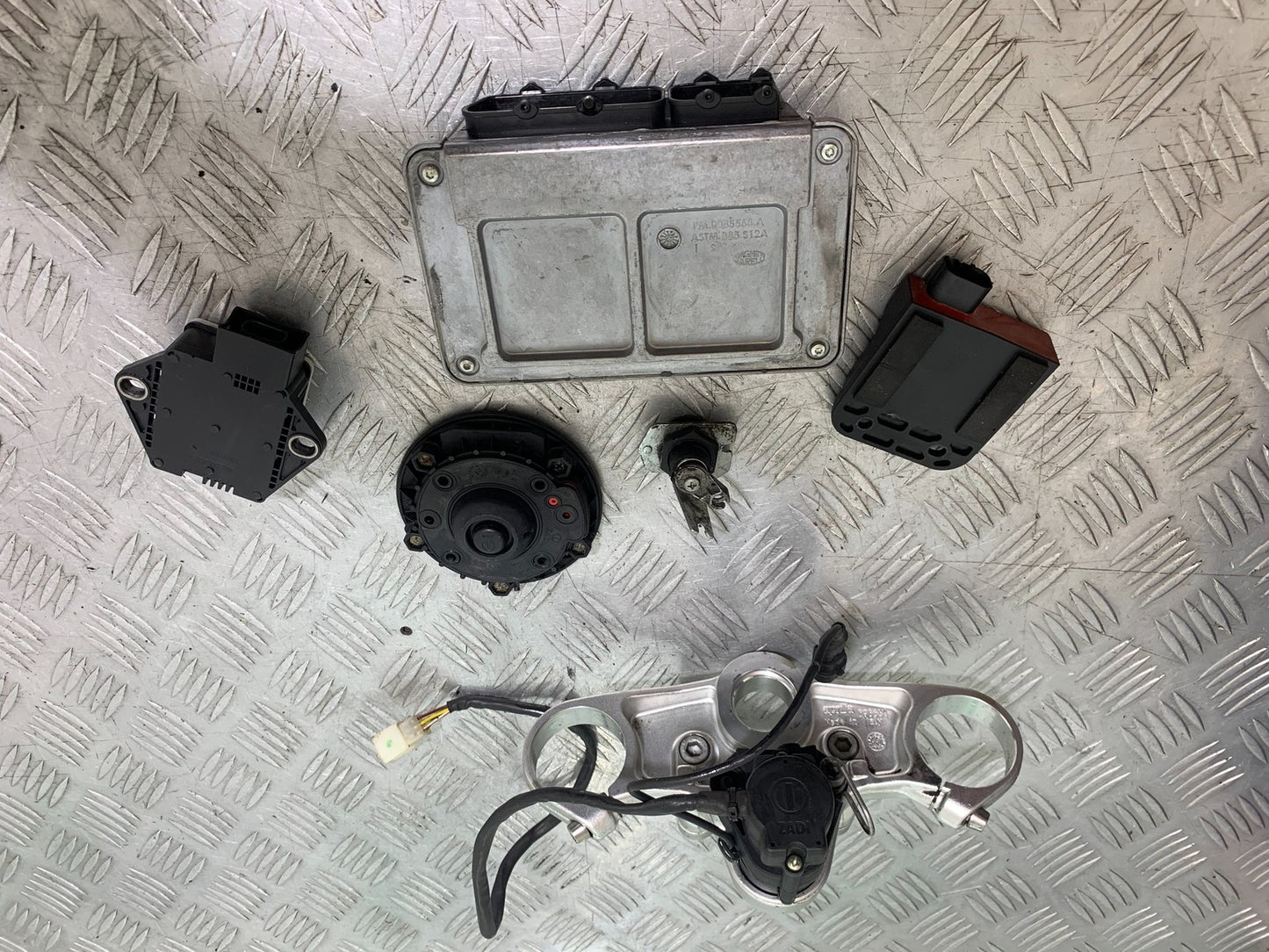 APRILIA TUONO 1000 V4R ECU LOCKS KEYS  YEAR 2011-13  (CMB1316)