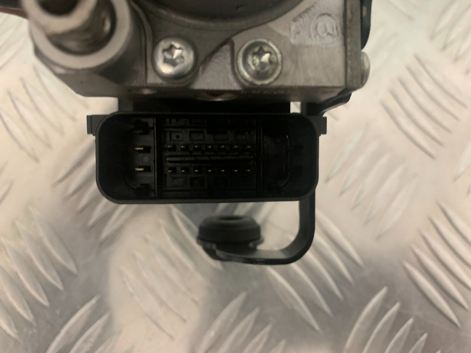 TRIUMPH 675 STREET TRIPLE RX ABS PUMP  YEAR 2015-2017  (STOCK 971)