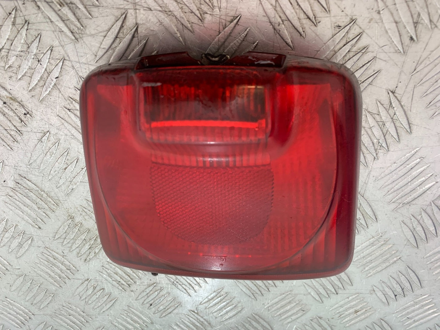 PIAGGIO VESPA GTS 125 REAR LIGHT   YEAR 2009-2014  (CMB1261)