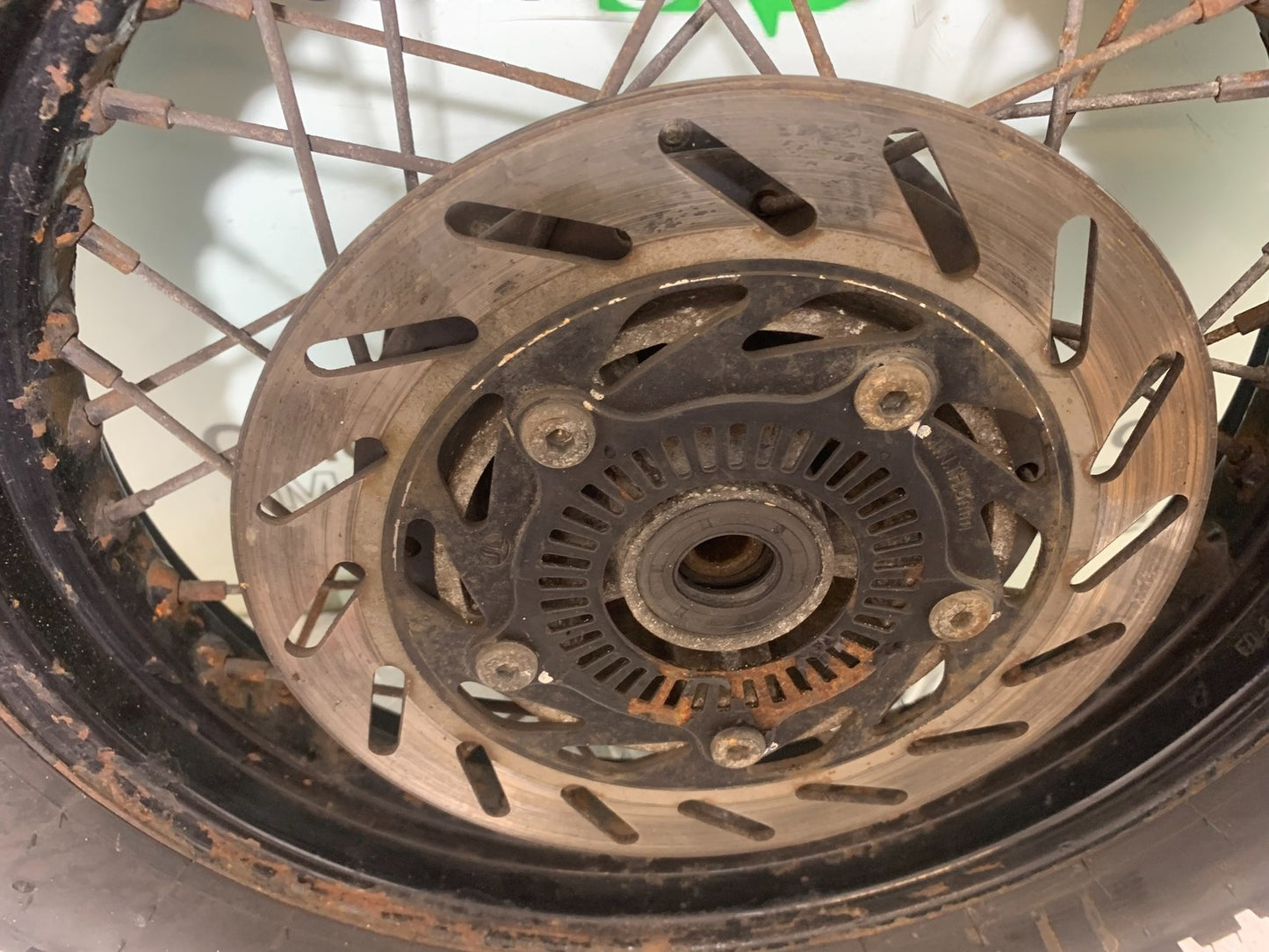 SINNIS HOODLUM 125 REAR WHEEL   YEAR 2021-2025 (CMB1196)