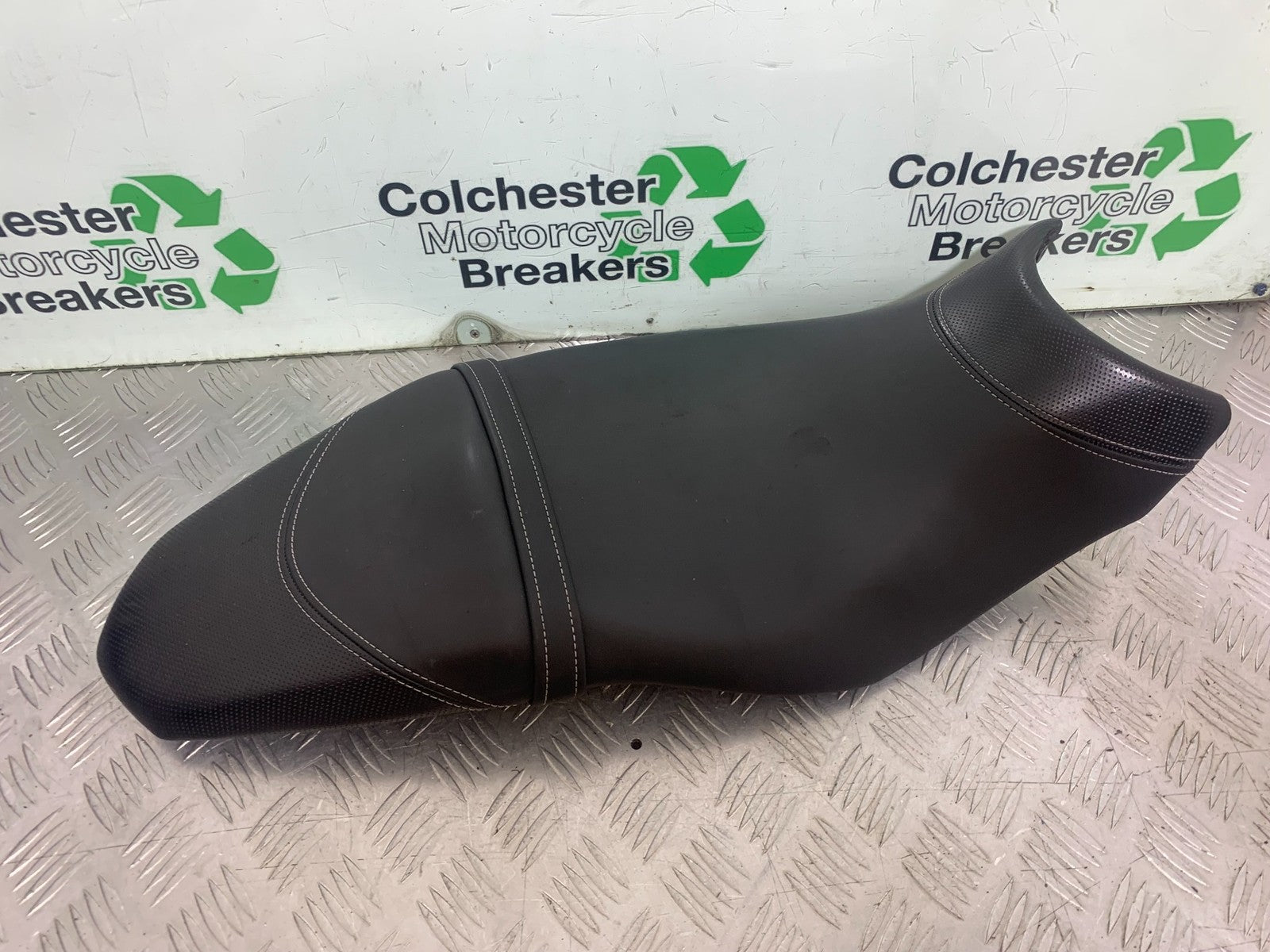 TRIUMPH 675 STREET TRIPLE SEAT  2013-2016 (CMB1186)