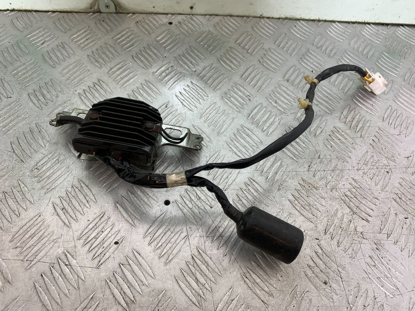 HONDA CBR1000 RR REGULATOR  YEAR 2008-2011 (CMB1330)