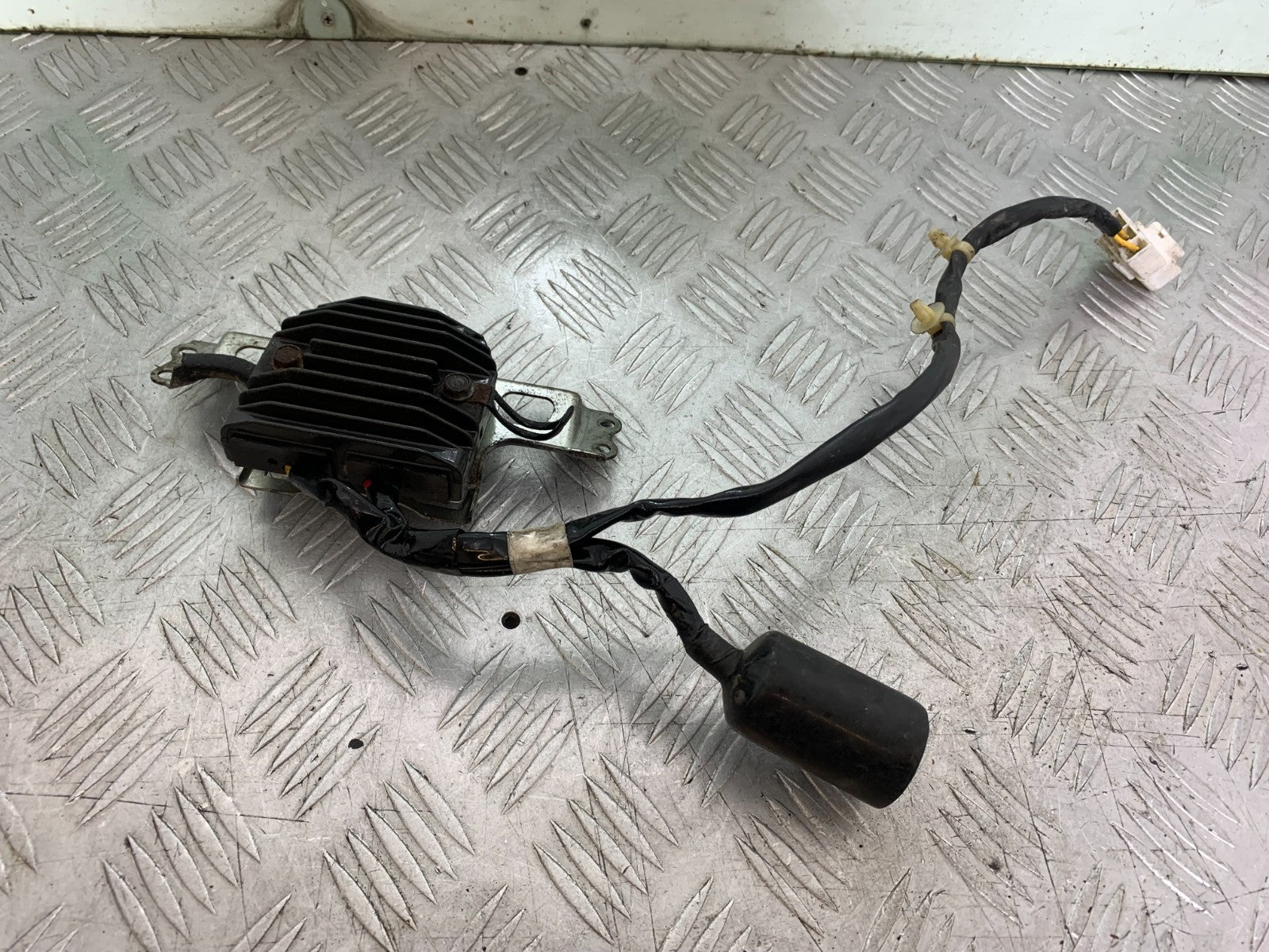 HONDA CBR1000 RR REGULATOR  YEAR 2008-2011 (CMB1330)